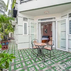  Apartment Cozrum Homes - Retro House