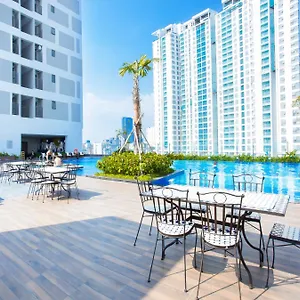 Double E Saigon In Rivergate Building 아파트